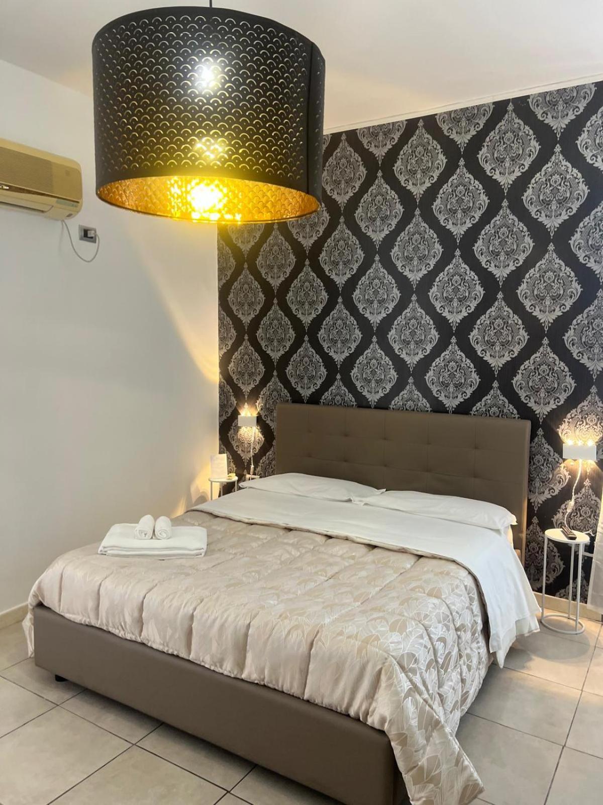 Suite Conte Poderico Naples Exterior photo